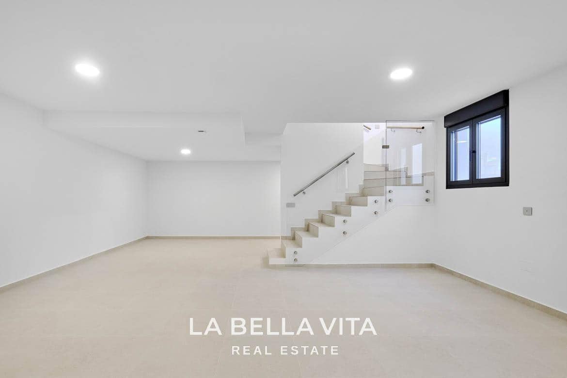 3 bedroom Villa for sale in San Miguel de Salinas with pool - € 649,000 (Ref: 9375235)