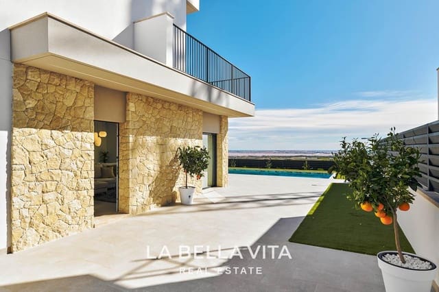 3 makuuhuone Huvila myytävänä paikassa San Miguel de Salinas mukana uima-altaan - 649 000 € (Ref: 9375235)