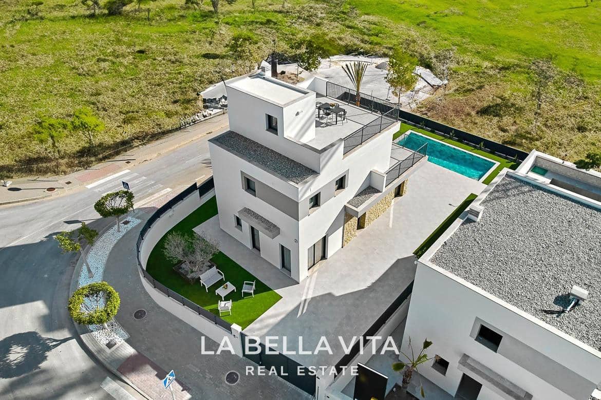 3 bedroom Villa for sale in San Miguel de Salinas with pool - € 649,000 (Ref: 9375235)