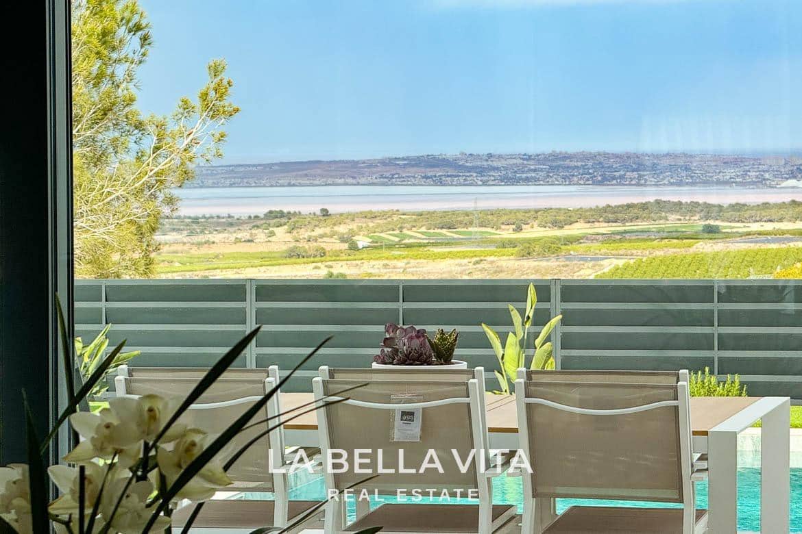 3 bedroom Villa for sale in San Miguel de Salinas with pool - € 649,000 (Ref: 9375235)