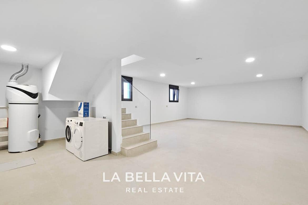 3 bedroom Villa for sale in San Miguel de Salinas with pool - € 649,000 (Ref: 9375235)