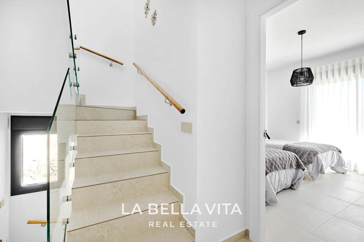 3 bedroom Villa for sale in San Miguel de Salinas with pool - € 649,000 (Ref: 9375235)