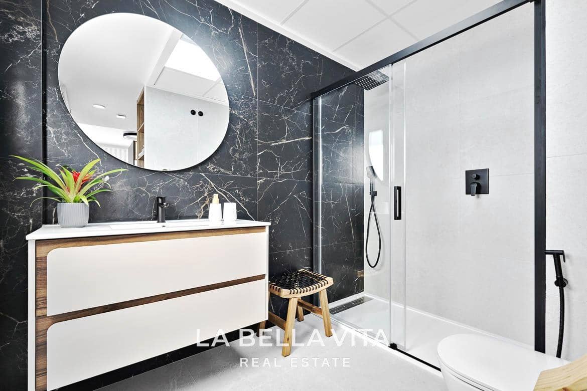 3 bedroom Villa for sale in San Miguel de Salinas with pool - € 649,000 (Ref: 9375235)