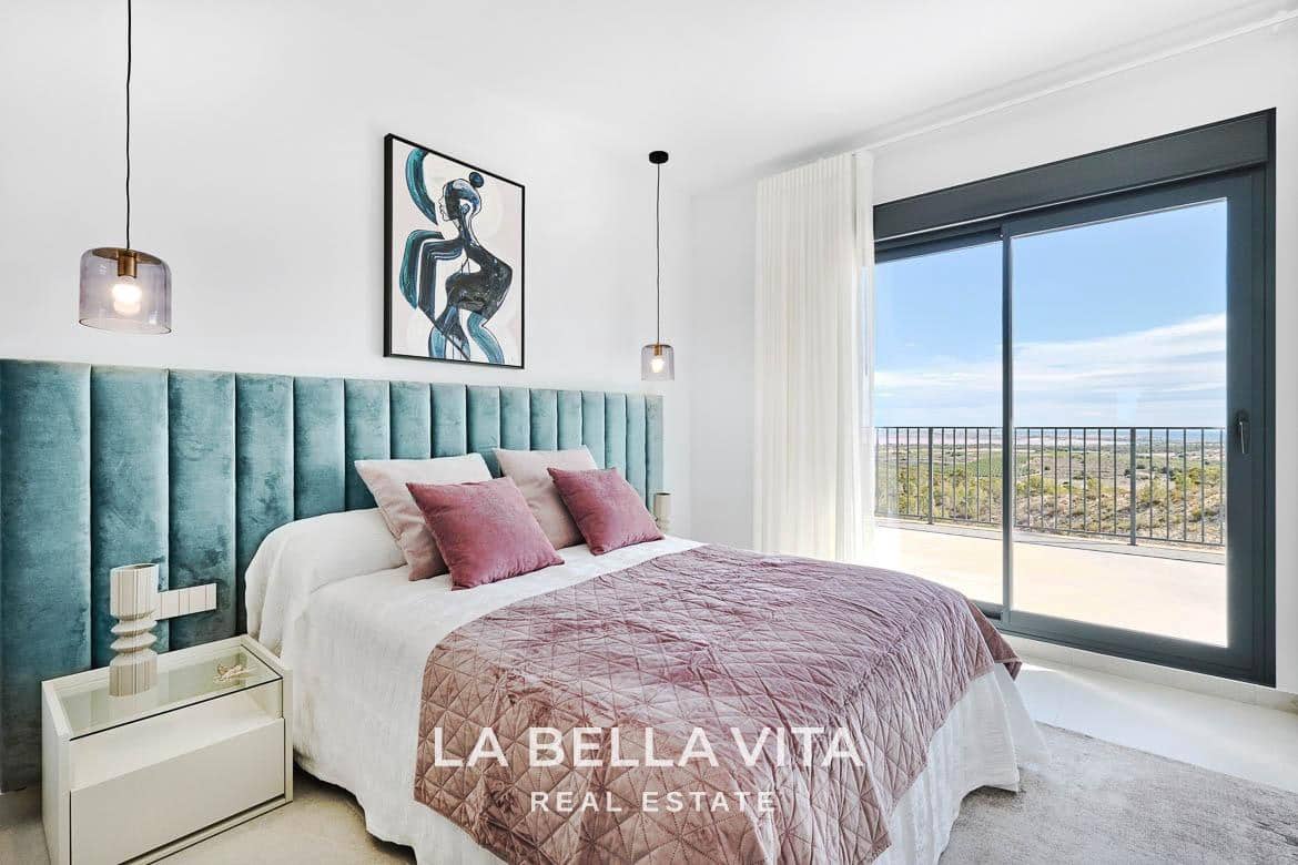 3 bedroom Villa for sale in San Miguel de Salinas with pool - € 649,000 (Ref: 9375235)