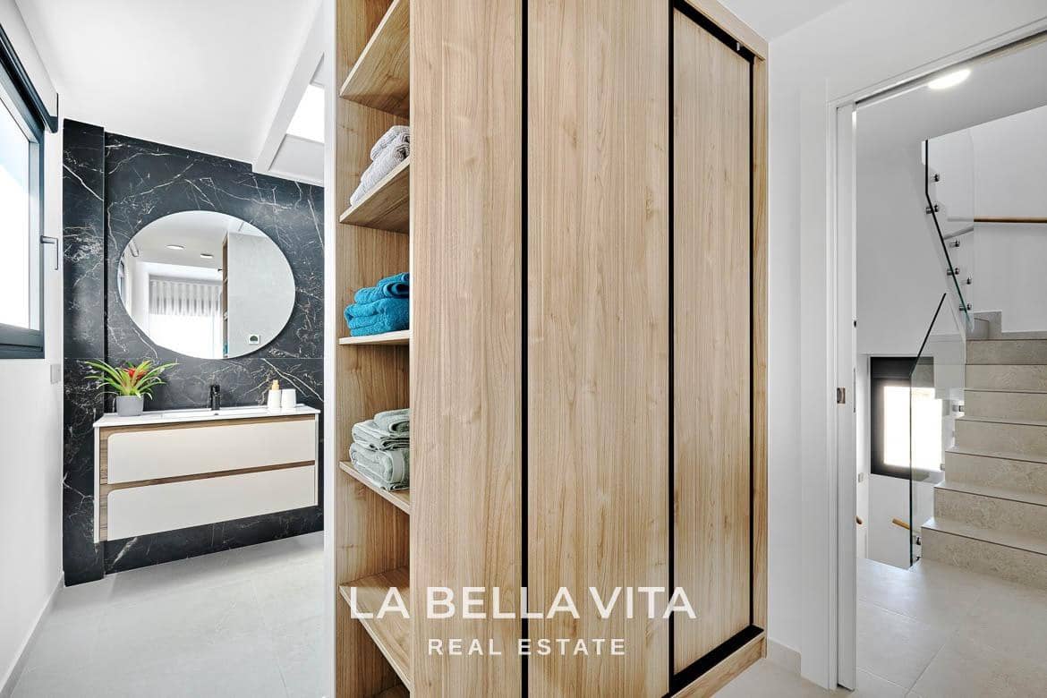 3 bedroom Villa for sale in San Miguel de Salinas with pool - € 649,000 (Ref: 9375235)