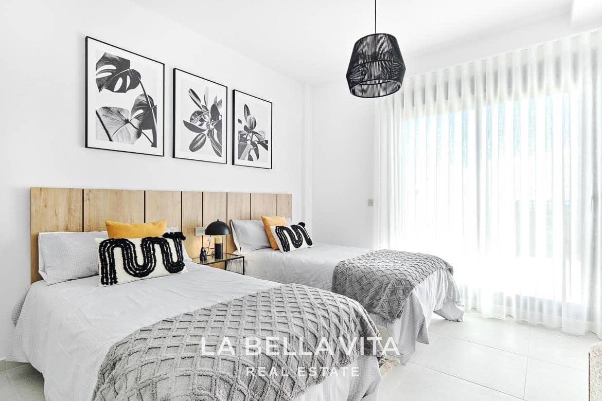 3 bedroom Villa for sale in San Miguel de Salinas with pool - € 649,000 (Ref: 9375235)