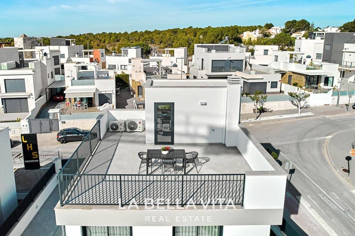 3 bedroom Villa for sale in San Miguel de Salinas with pool - € 649,000 (Ref: 9375235)