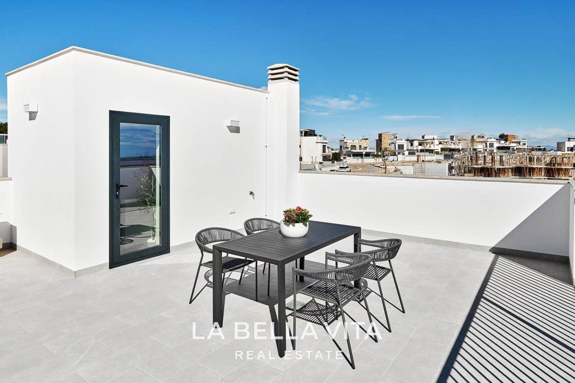 3 bedroom Villa for sale in San Miguel de Salinas with pool - € 649,000 (Ref: 9375235)