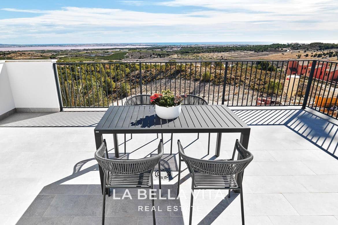 3 bedroom Villa for sale in San Miguel de Salinas with pool - € 649,000 (Ref: 9375235)