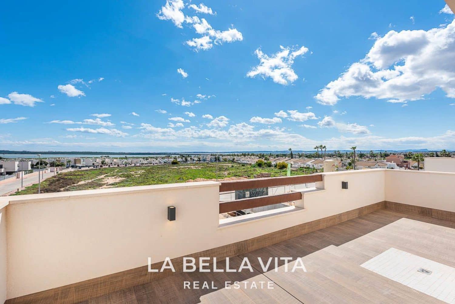 3 sypialnia Willa na sprzedaż w Los Montesinos z basenem - 485 000 € (Ref: 9375236)