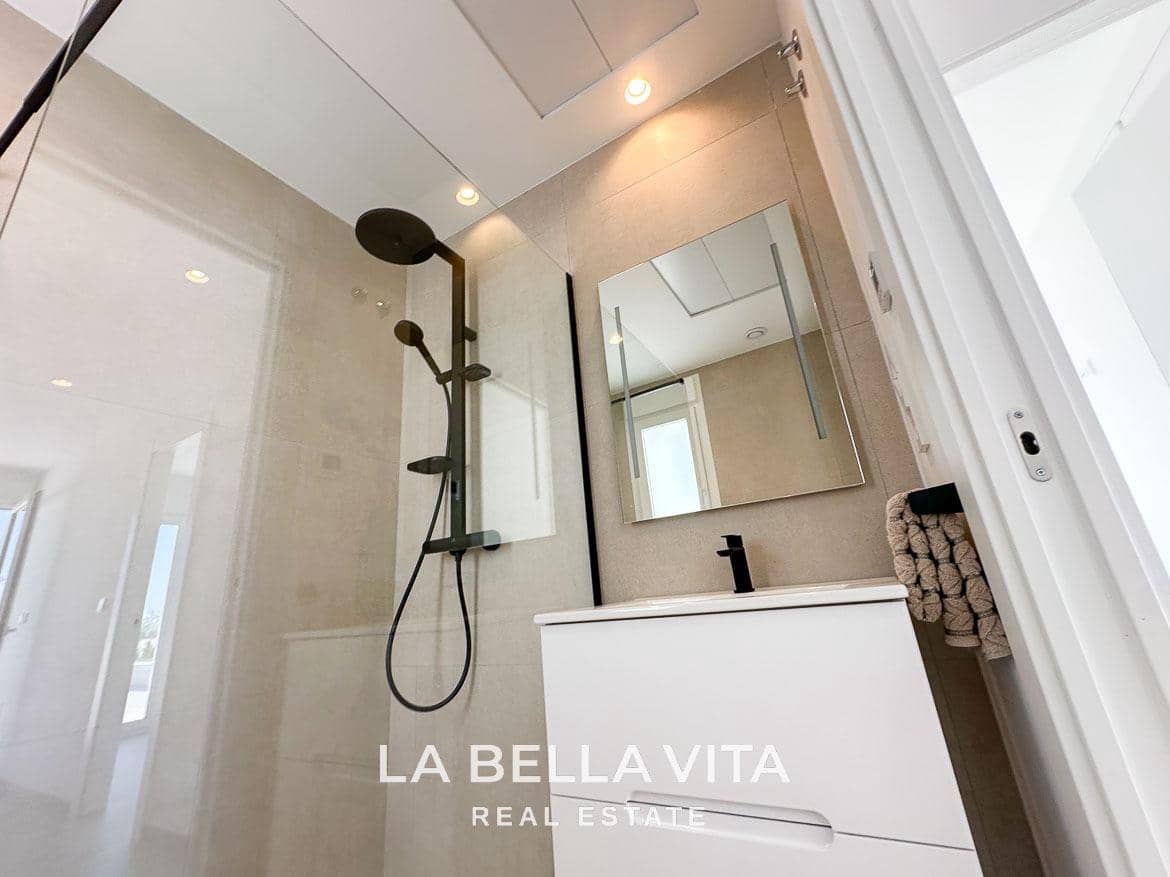 3 bedroom Villa for sale in Los Montesinos with pool - € 439,000 (Ref: 9452836)