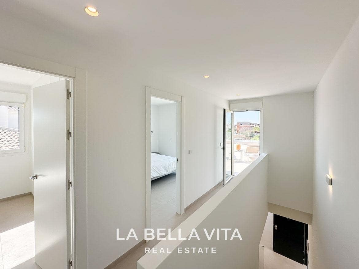 3 bedroom Villa for sale in Los Montesinos with pool - € 439,000 (Ref: 9452836)