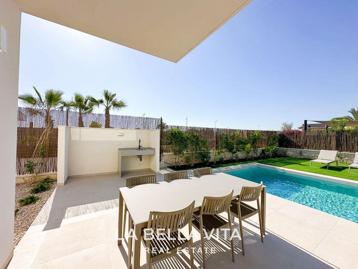 3 bedroom Villa for sale in Los Montesinos with pool - € 439,000 (Ref: 9452836)