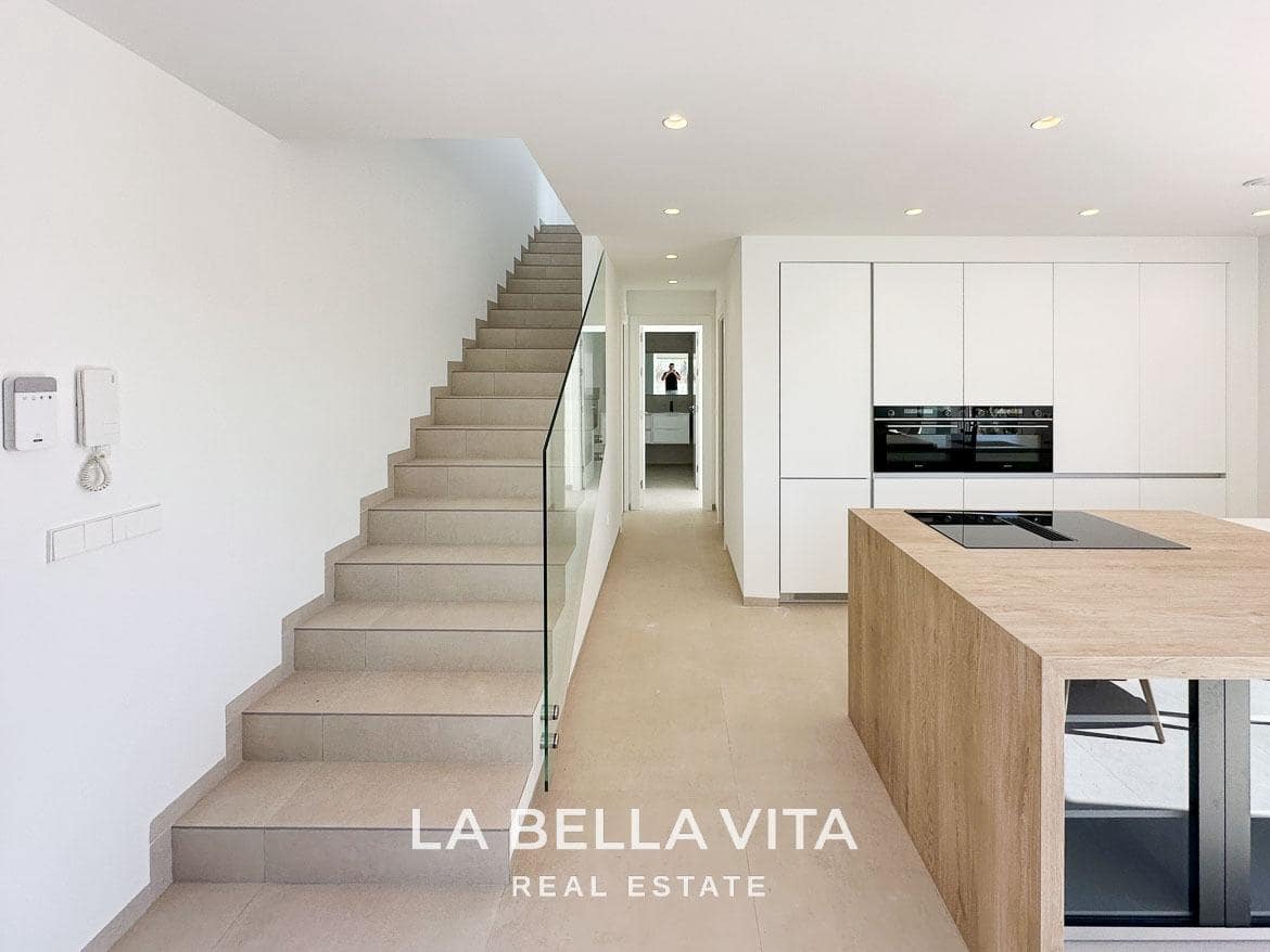 3 bedroom Villa for sale in Los Montesinos with pool - € 439,000 (Ref: 9452836)