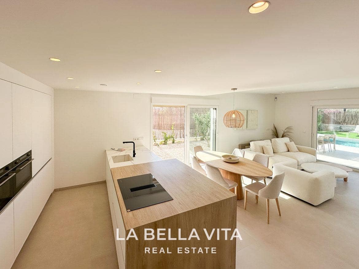 3 bedroom Villa for sale in Los Montesinos with pool - € 439,000 (Ref: 9452836)