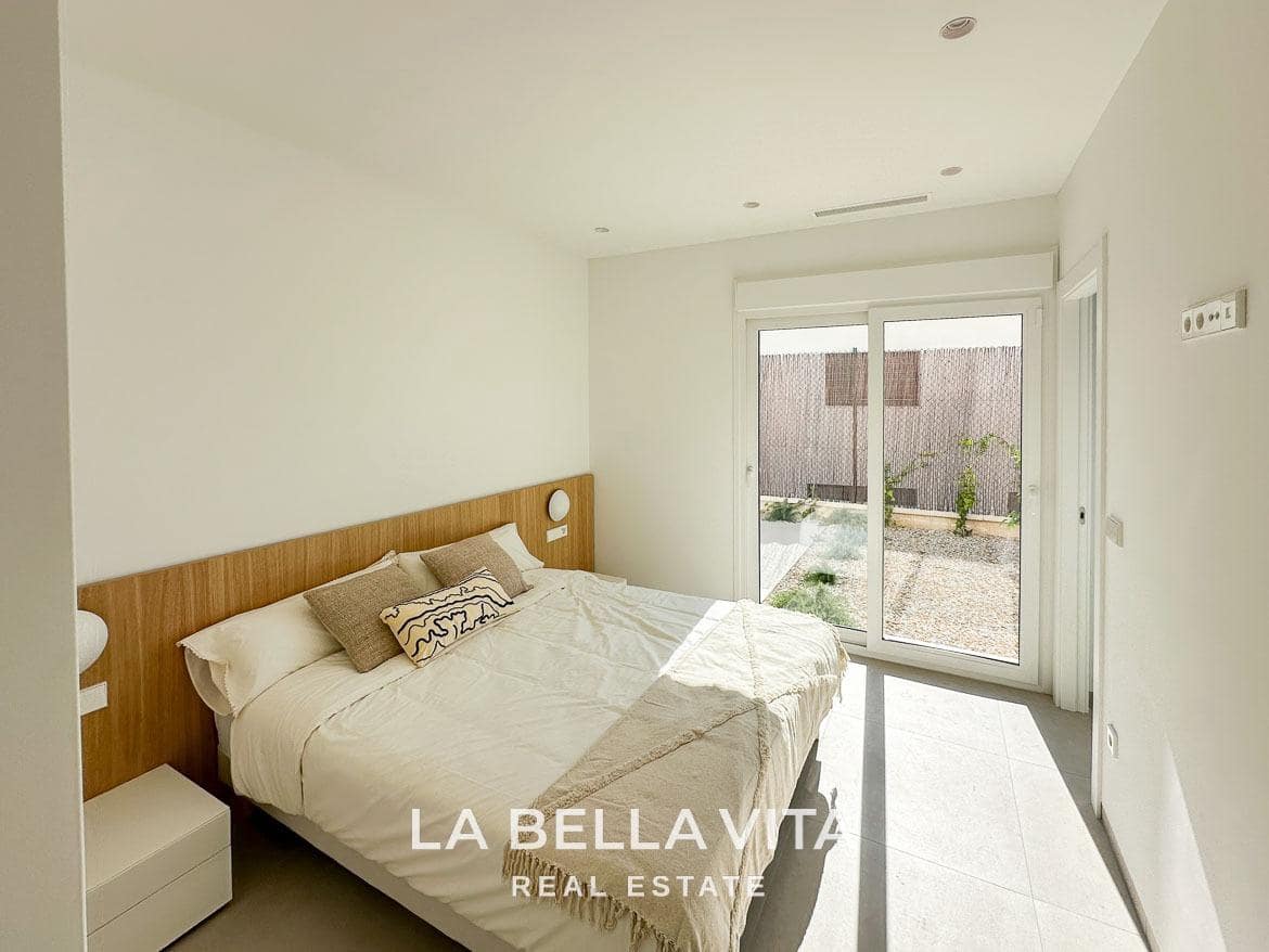 3 bedroom Villa for sale in Los Montesinos with pool - € 439,000 (Ref: 9452836)