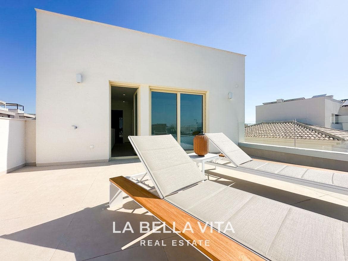 3 bedroom Villa for sale in Los Montesinos with pool - € 439,000 (Ref: 9452836)