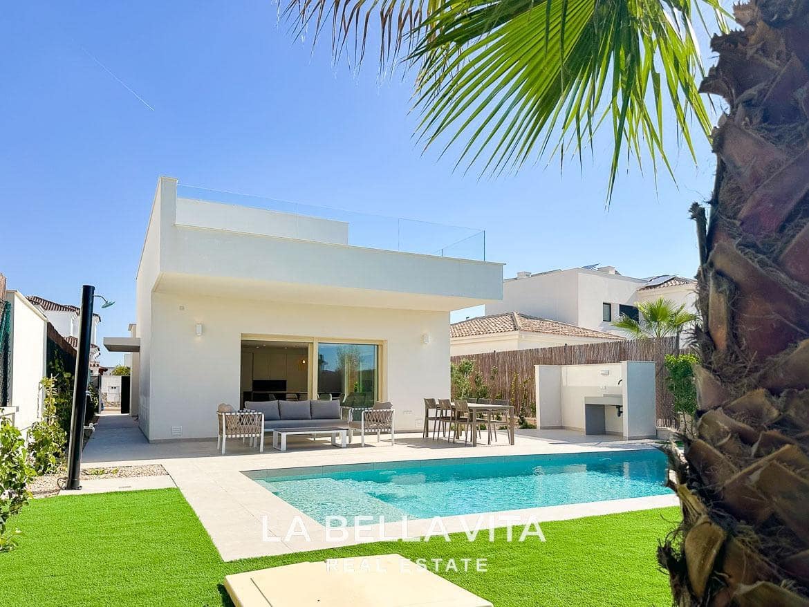 3 bedroom Villa for sale in Los Montesinos with pool - € 439,000 (Ref: 9452836)