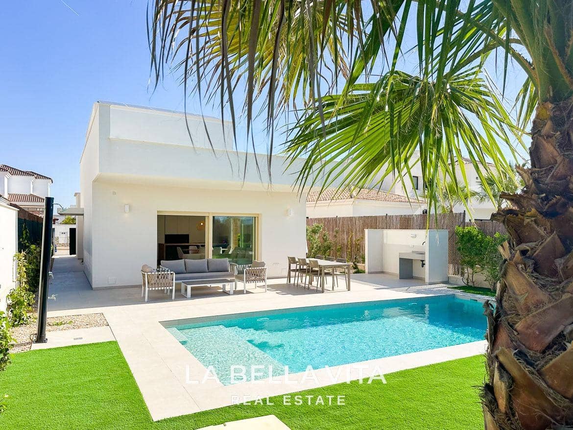 3 bedroom Villa for sale in Los Montesinos with pool - € 439,000 (Ref: 9452836)