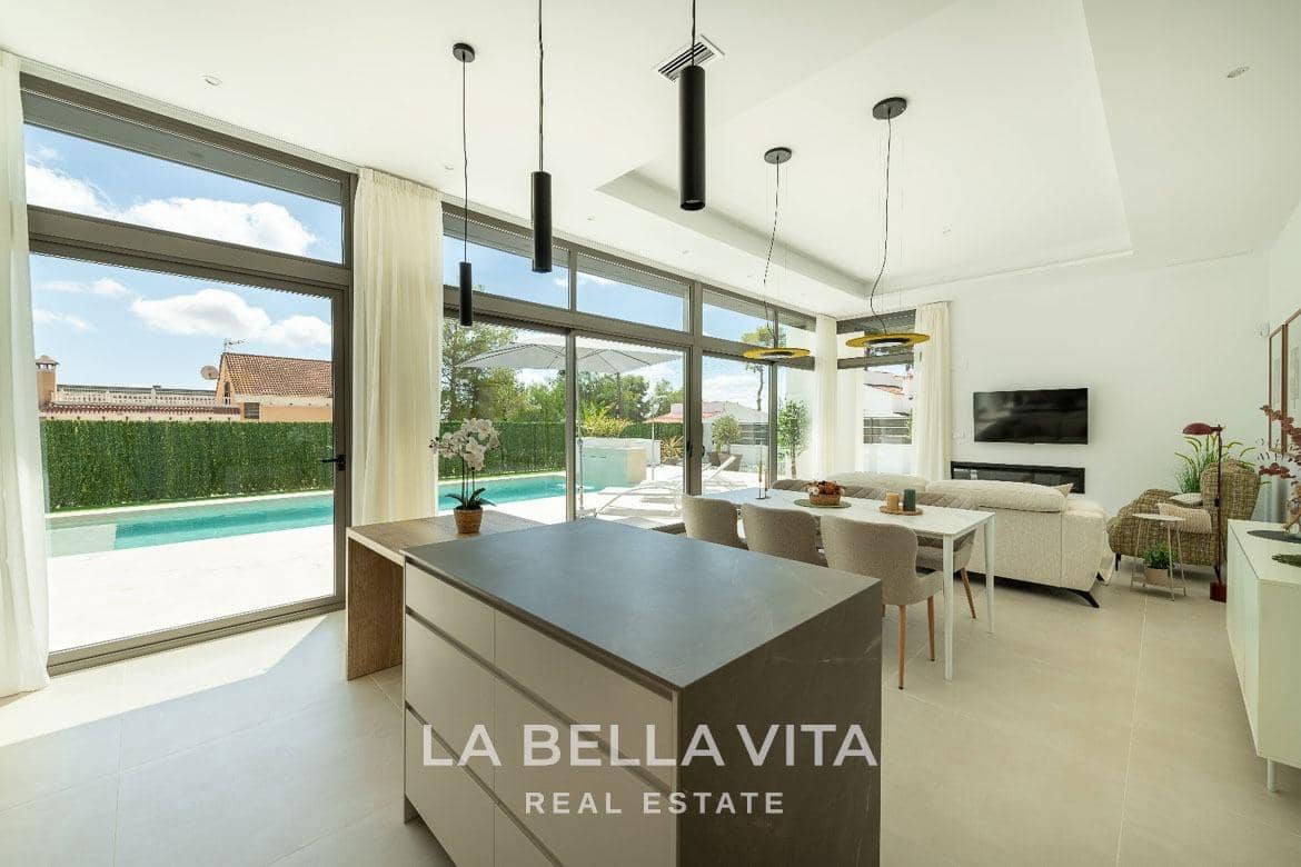 3 camera da letto Villa in vendita in Pinar de Campoverde con piscina garage - 825.000 € (Rif: 9452837)