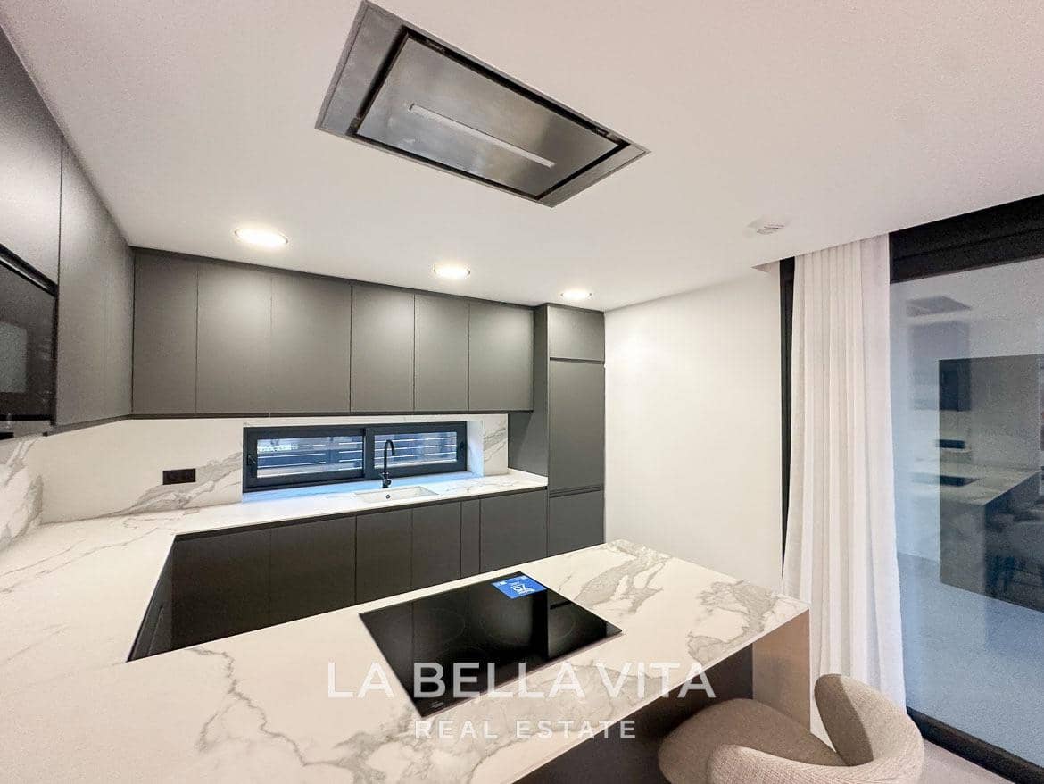 3 quarto Moradia para venda em Aguas Nuevas com piscina garagem - 595 000 € (Ref: 9452838)