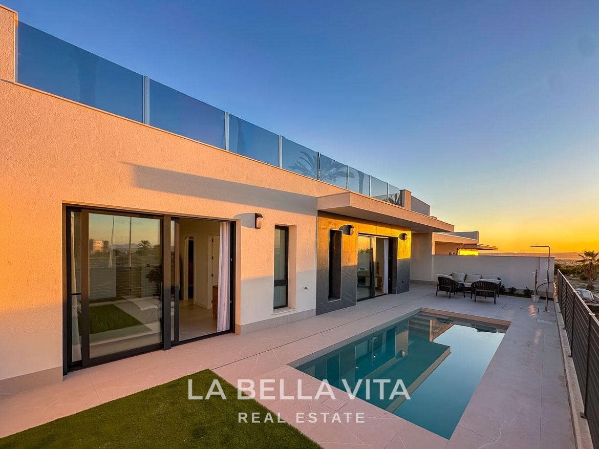 3 quarto Moradia para venda em Aguas Nuevas com piscina garagem - 595 000 € (Ref: 9452838)