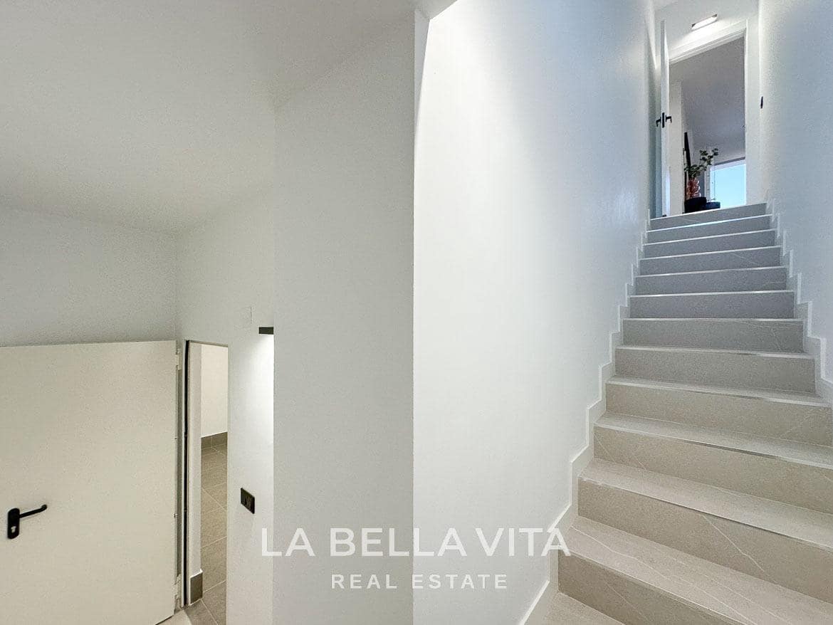 3 quarto Moradia para venda em Aguas Nuevas com piscina garagem - 595 000 € (Ref: 9452838)