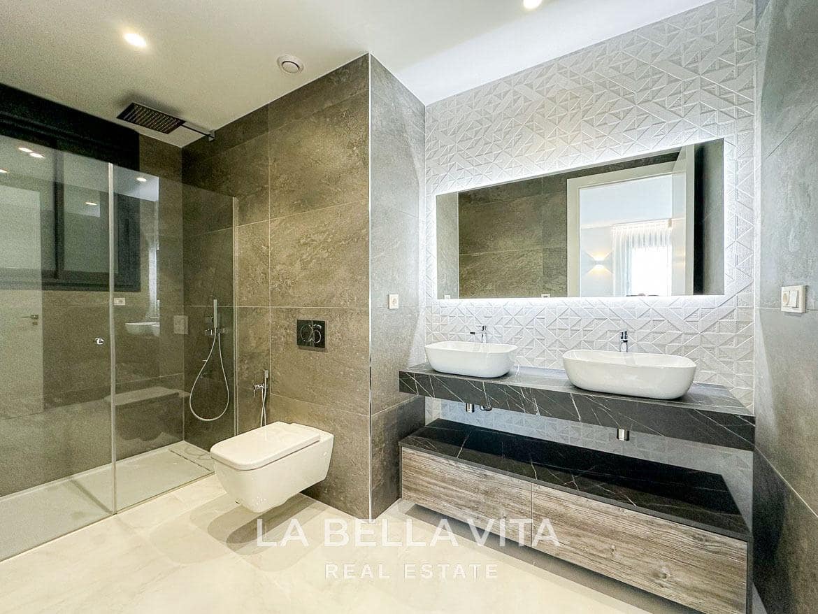 6 bedroom Villa for sale in Orihuela with pool garage - € 1,780,000 (Ref: 9533909)