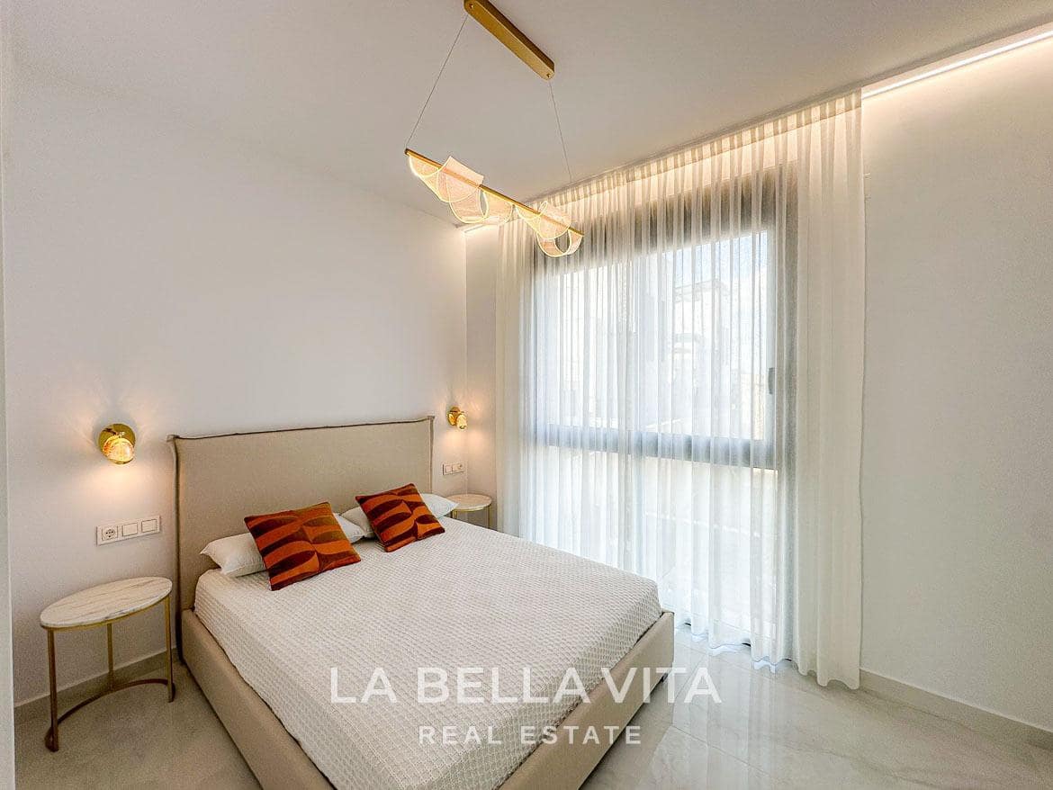 6 soverom Villa til salgs i Orihuela med svømmebasseng garasje - € 1 780 000 (Ref: 9533909)