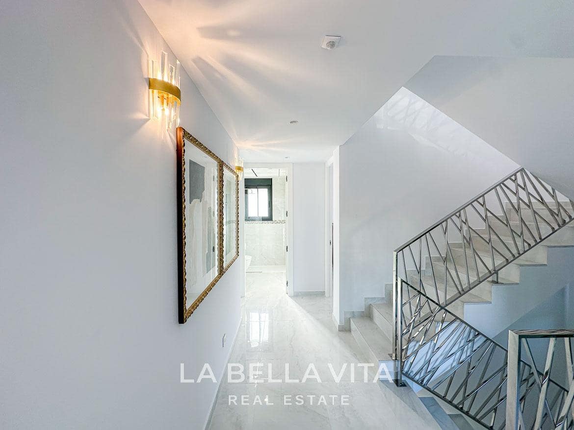 6 soverom Villa til salgs i Orihuela med svømmebasseng garasje - € 1 780 000 (Ref: 9533909)