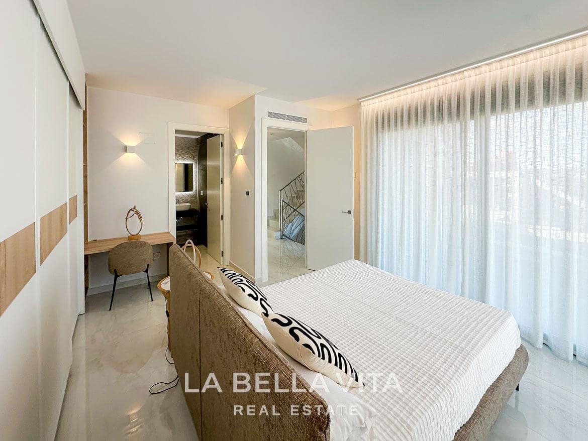 6 soverom Villa til salgs i Orihuela med svømmebasseng garasje - € 1 780 000 (Ref: 9533909)