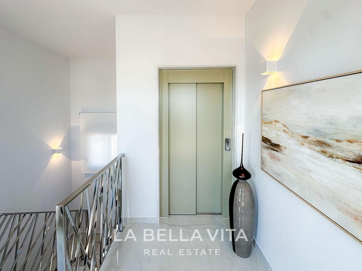 6 soverom Villa til salgs i Orihuela med svømmebasseng garasje - € 1 780 000 (Ref: 9533909)