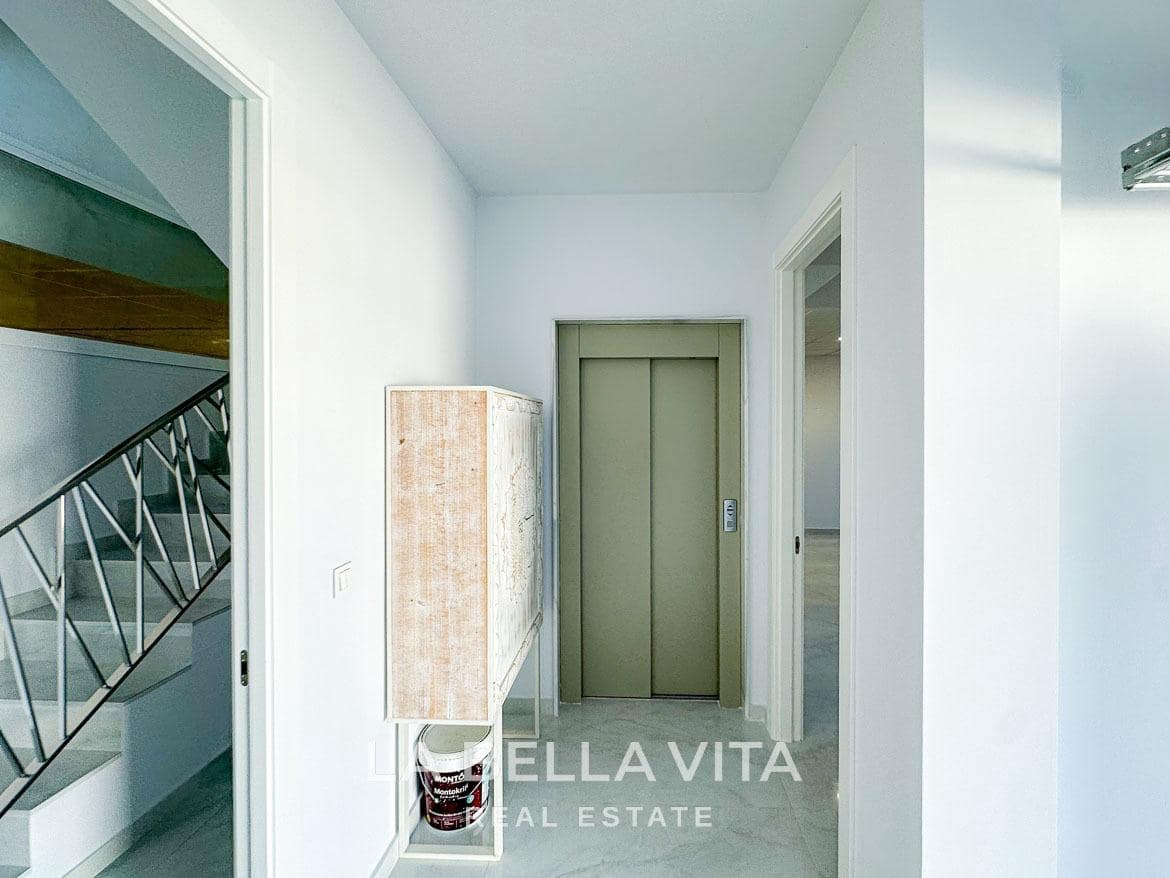 6 soverom Villa til salgs i Orihuela med svømmebasseng garasje - € 1 780 000 (Ref: 9533909)