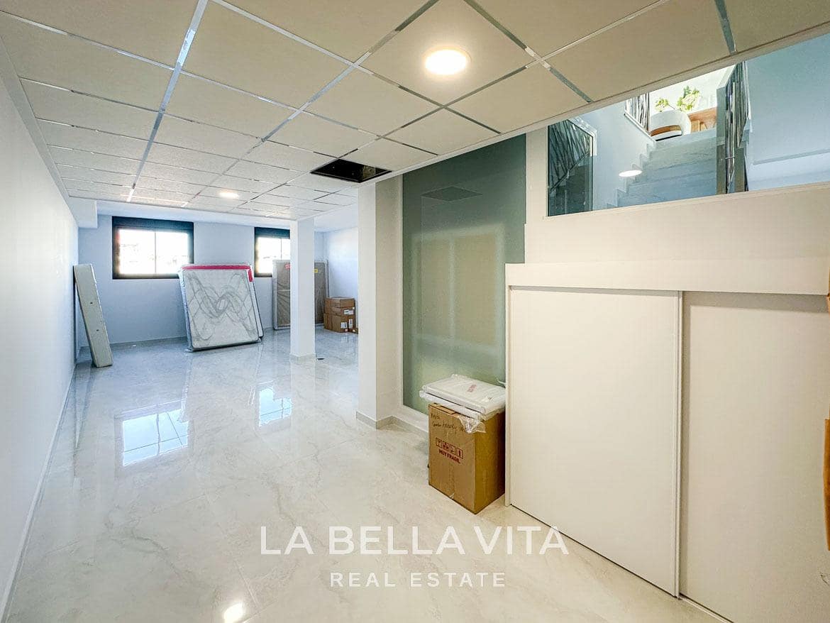 6 soverom Villa til salgs i Orihuela med svømmebasseng garasje - € 1 780 000 (Ref: 9533909)