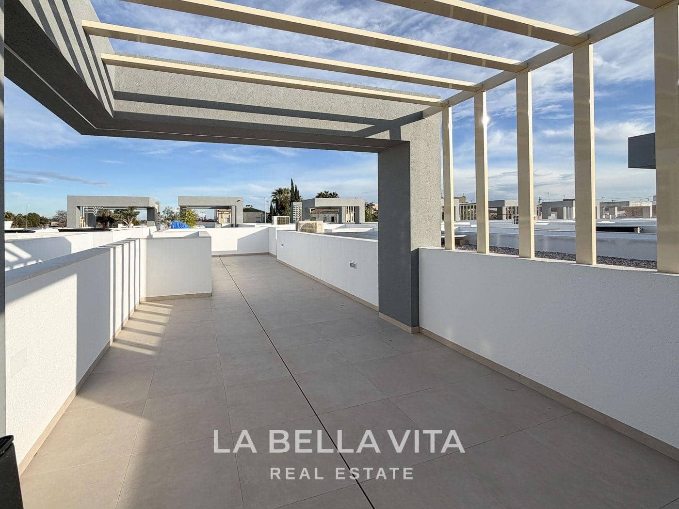 Chalet de 2 habitaciones en San Fulgencio en venta con piscina - 367.900 € (Ref: 9630277)