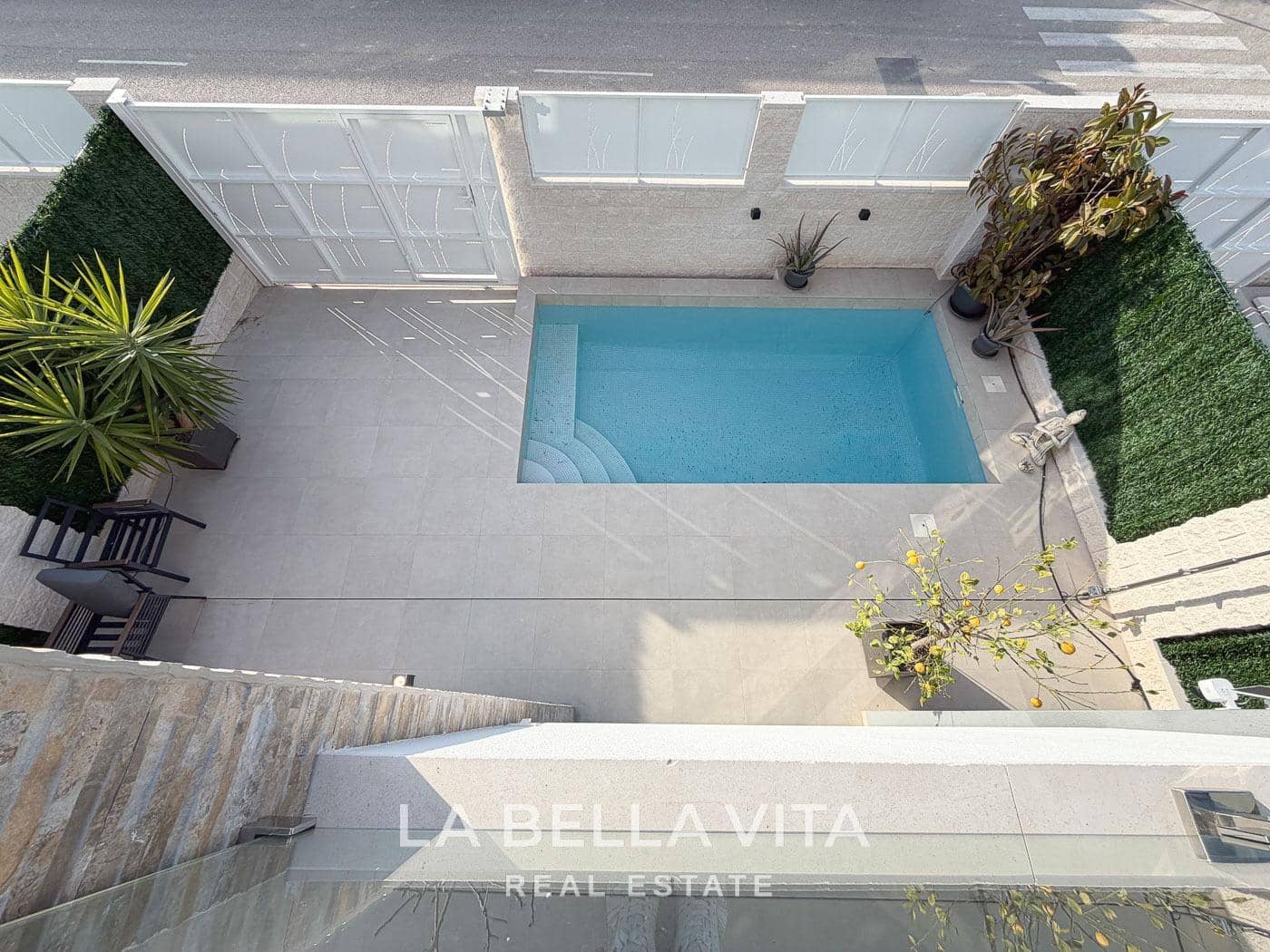 Chalet de 2 habitaciones en San Fulgencio en venta con piscina - 367.900 € (Ref: 9630277)