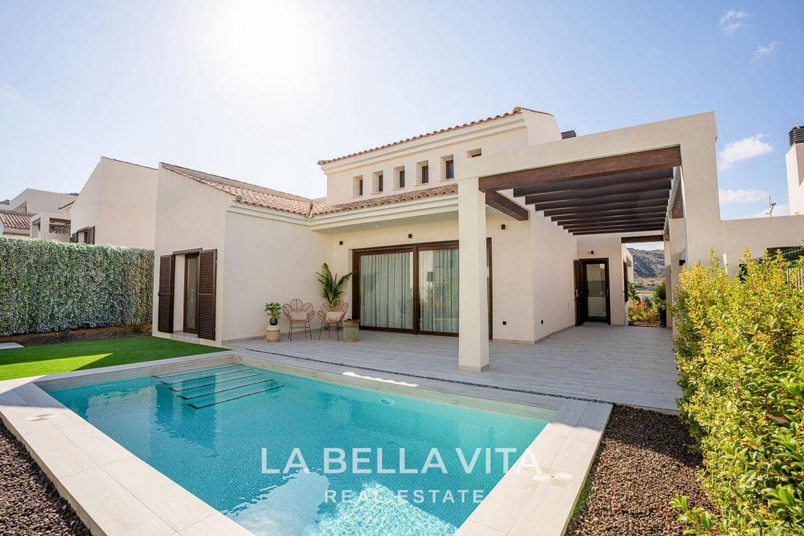 3 bedroom Villa for sale in Algorfa with pool - € 555,000 (Ref: 9762142)