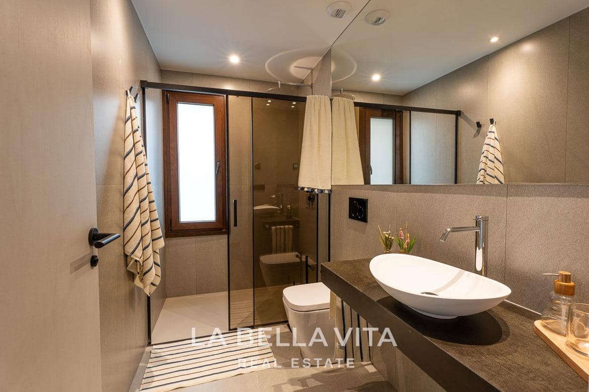 3 bedroom Villa for sale in Algorfa with pool - € 555,000 (Ref: 9762142)