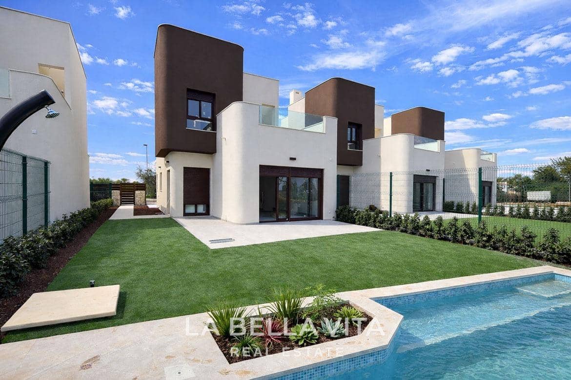 3 slaapkamer Villa te koop in Pinar de Campoverde met zwembad garage - € 499.000 (Ref: 9762143)