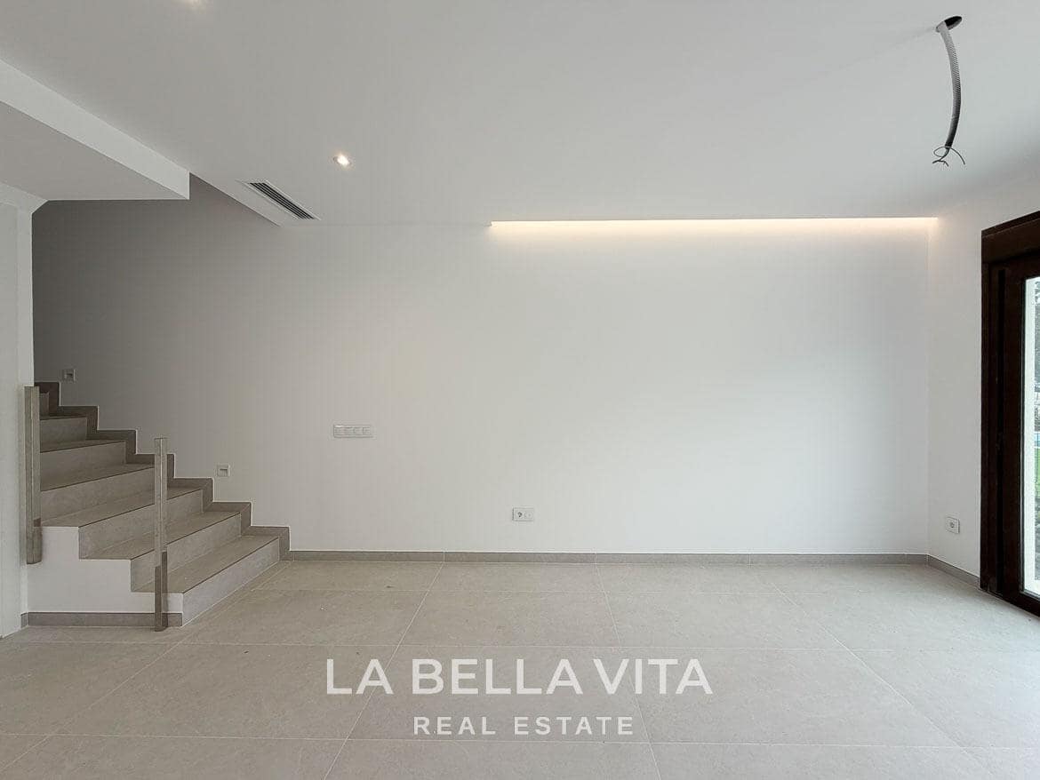 3 slaapkamer Villa te koop in Pinar de Campoverde met zwembad garage - € 499.000 (Ref: 9762143)