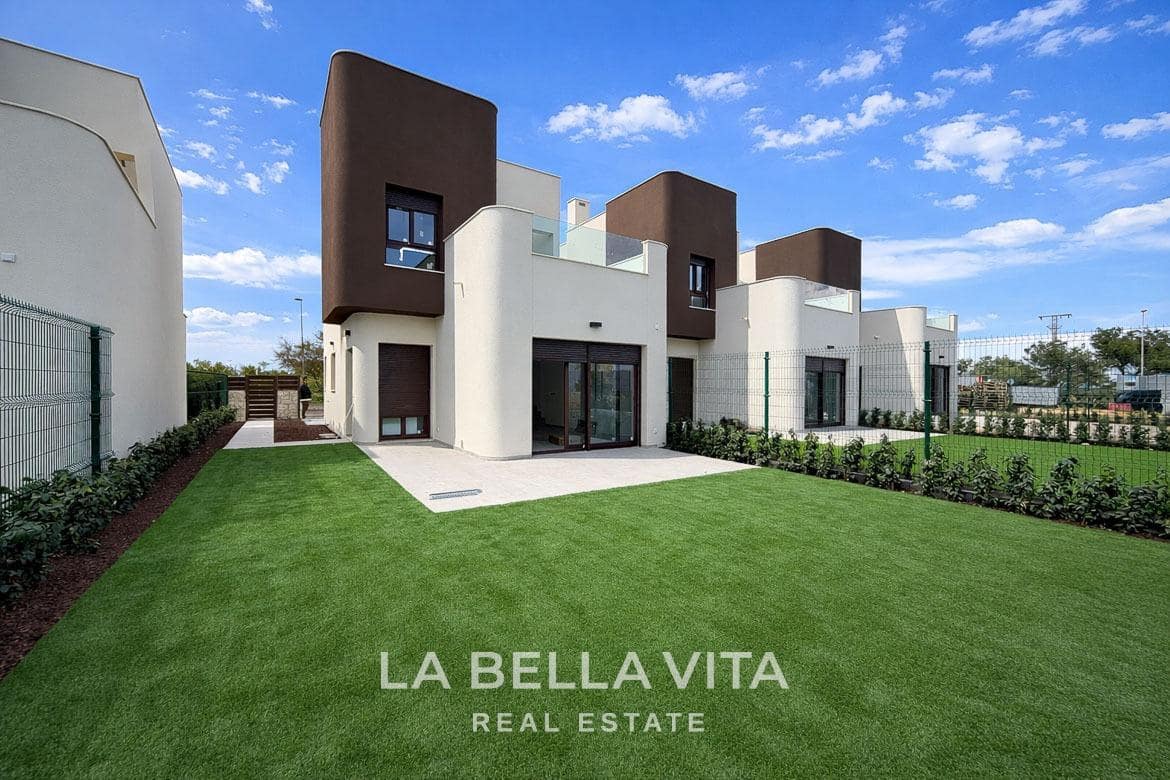 3 slaapkamer Villa te koop in Pinar de Campoverde met zwembad garage - € 499.000 (Ref: 9762143)