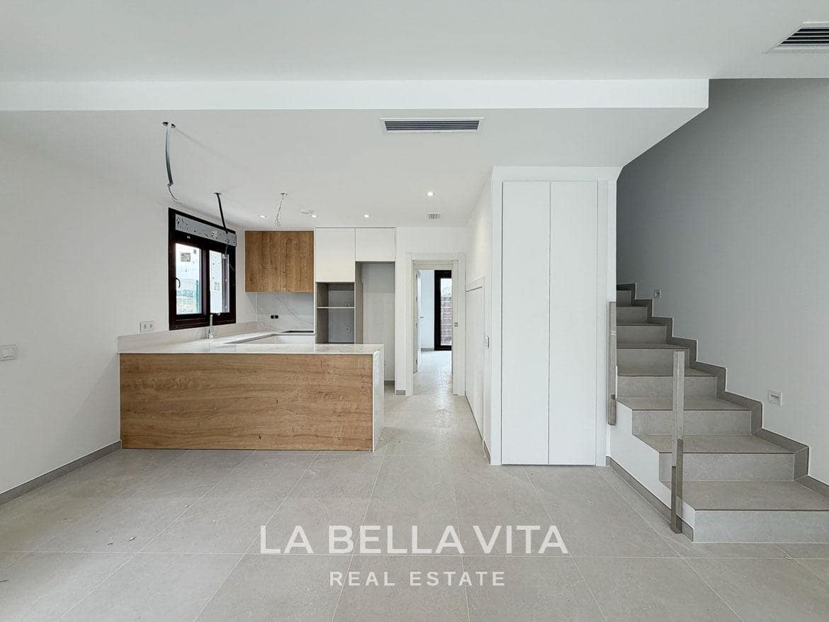 3 slaapkamer Villa te koop in Pinar de Campoverde met zwembad garage - € 499.000 (Ref: 9762143)