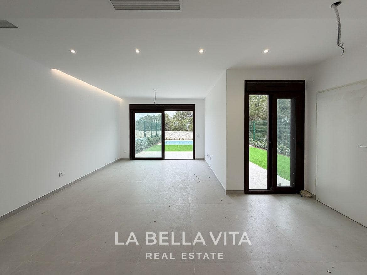 3 slaapkamer Villa te koop in Pinar de Campoverde met zwembad garage - € 499.000 (Ref: 9762143)