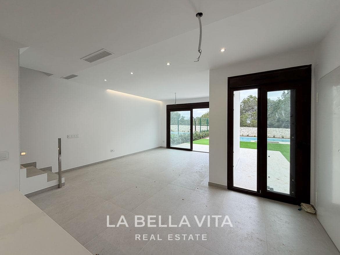 3 slaapkamer Villa te koop in Pinar de Campoverde met zwembad garage - € 499.000 (Ref: 9762143)