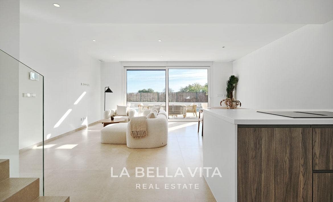 3 soveværelse Villa til salg i Orihuela Costa med swimmingpool garage - € 760.000 (Ref: 9762144)