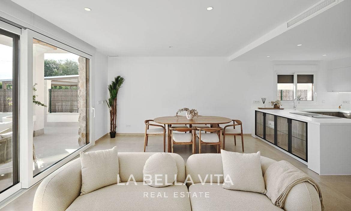 3 soveværelse Villa til salg i Orihuela Costa med swimmingpool garage - € 760.000 (Ref: 9762144)