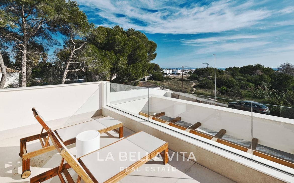 3 soveværelse Villa til salg i Orihuela Costa med swimmingpool garage - € 760.000 (Ref: 9762144)