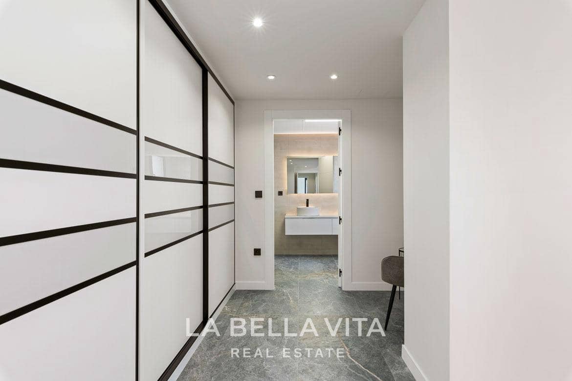 4 slaapkamer Rijtjeshuis te koop in Torre de la Horadada met zwembad - € 698.000 (Ref: 9762145)