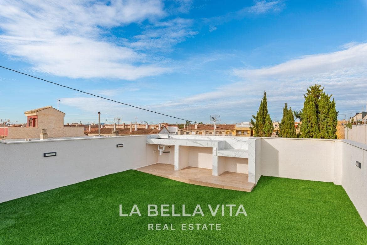 4 slaapkamer Rijtjeshuis te koop in Torre de la Horadada met zwembad - € 698.000 (Ref: 9762145)