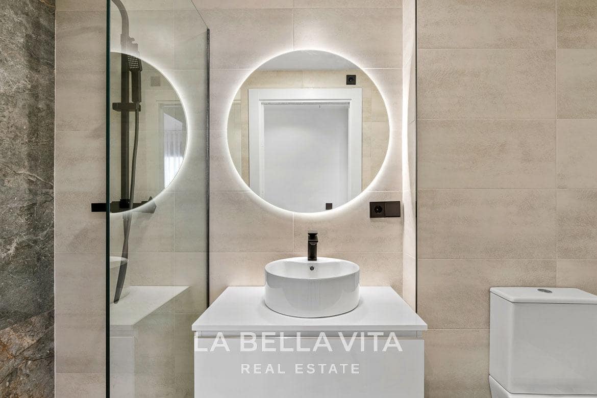 4 slaapkamer Rijtjeshuis te koop in Torre de la Horadada met zwembad - € 698.000 (Ref: 9762145)